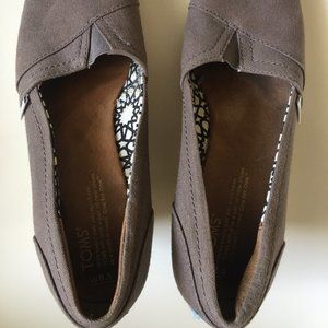 TOMS Classic Wedge Pump